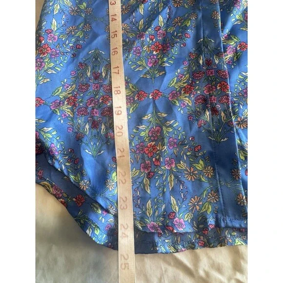 Olivaceous Womens Blouse Sz Small Satin Floral Button down Blue Spring Summer - Picture 12 of 16